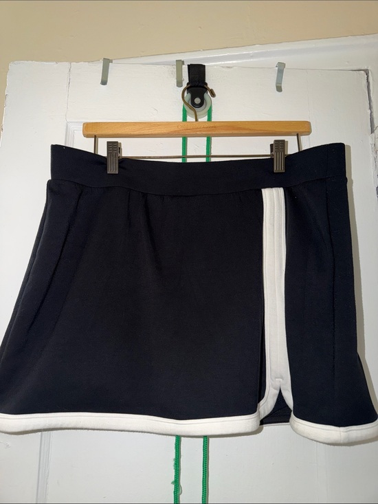 JoyLab Pants - JoyLab Black Athletic Skort with White Trim